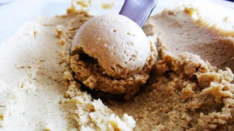 Najzdrowsze domowe lody bananowe z nerkowców i awokado! Szybkie, proste i bez maszynki do lodów. Najzdrowsze domowe lody bananowe z nerkowców i awokado! Szybkie, proste i bez maszynki do lodów.