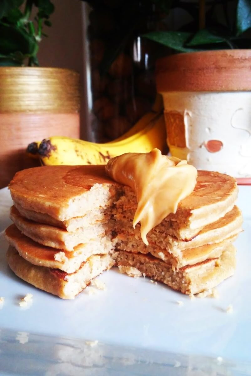 Bananowe placuszki owsiane z masłem orzechowym! Czyli najlepsze, proste i szybkie pancakes z bananami i masłem orzechowym. Bananowe placuszki owsiane z masłem orzechowym! Czyli najlepsze, proste i szybkie pancakes z bananami i masłem orzechowym.