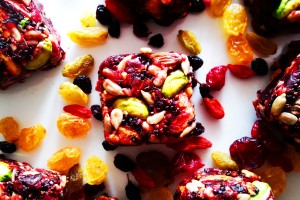 TURBO energetyczne batony żurawinowo-malinowe z czarną QUINOĄ.