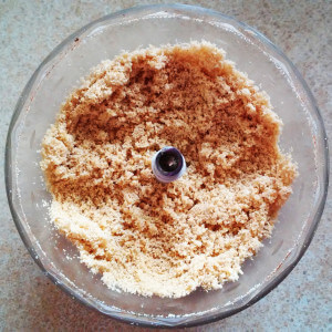 Zdrowe nuggetsy w panierce z nerkowców z miodowym dipem z mango i chilli - pieczone i bez tłuszczu