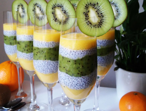 Pudding z nasion chia z kiwi i pomarańczą - elegancki i zdrowy deser
