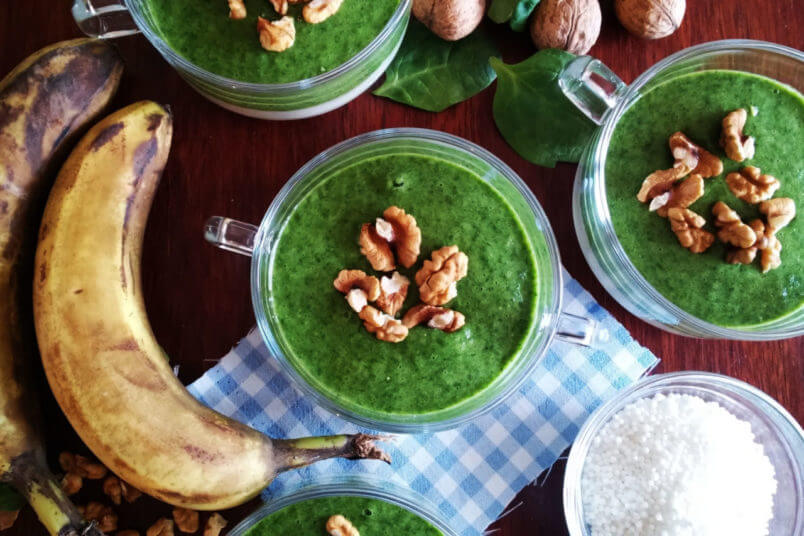 Wegański pudding z tapioki z zielonym musem bananowo-szpinakowym