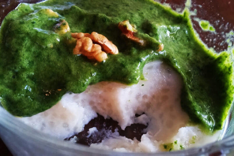 Wegański pudding z tapioki z zielonym musem bananowo-szpinakowym