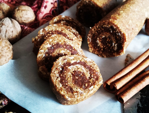 Wegańskie surowe ciasteczka figowe i cynamonowe - RAW & VEGAN