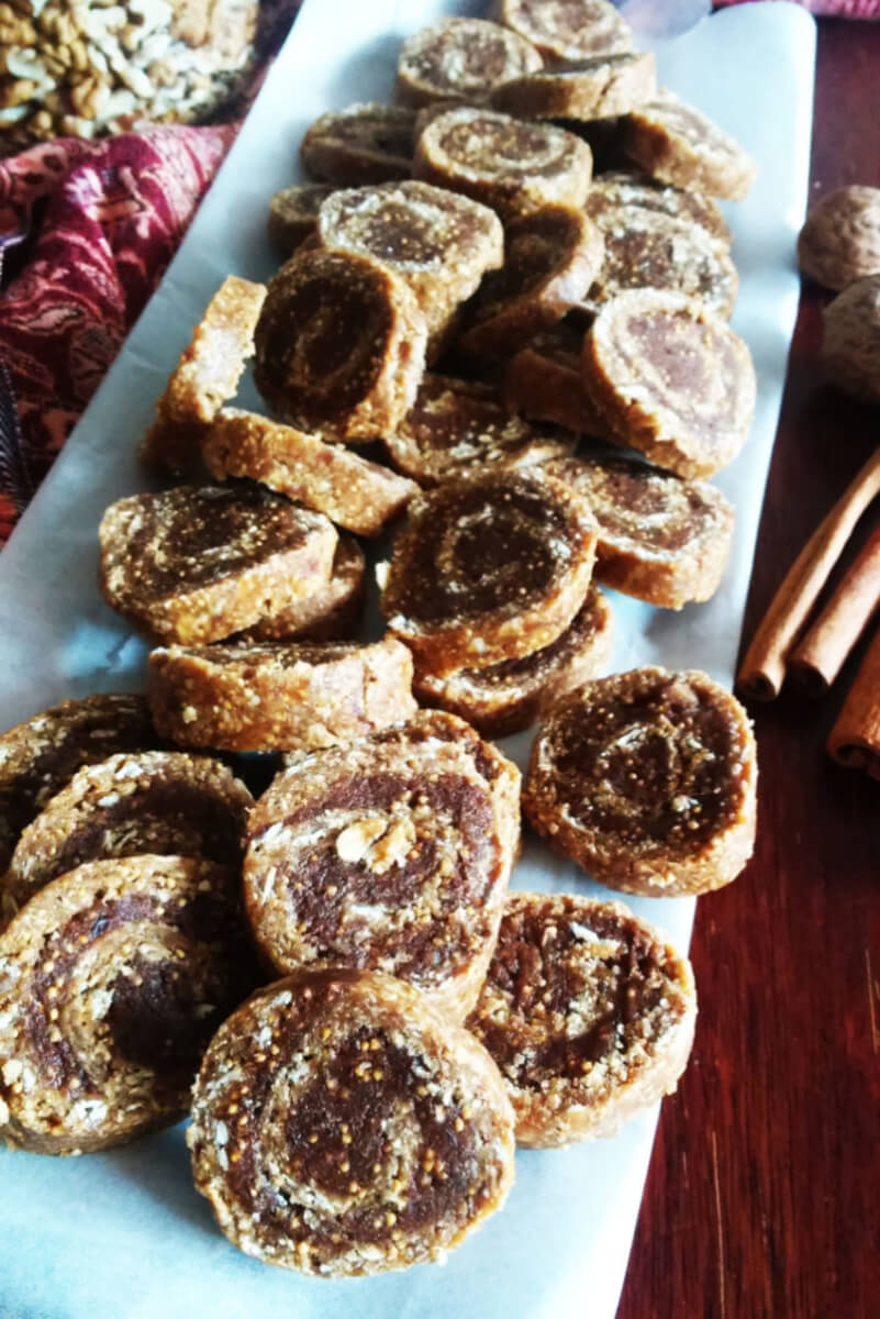 Wegańskie surowe ciasteczka figowe i cynamonowe - RAW & VEGAN