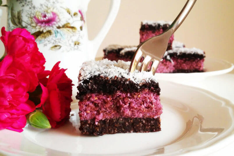 Wegańskie ciasto malinowe z czekoladą, bez pieczenia - RAW & VEGAN