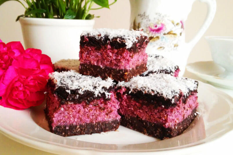 Wegańskie ciasto malinowe z czekoladą, bez pieczenia - RAW & VEGAN