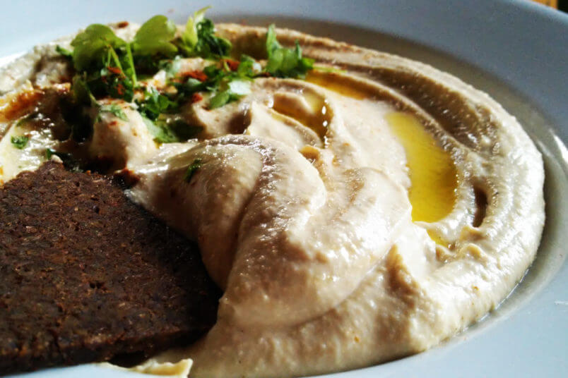 Classic homemade hummus, the best recipe from Israel and Palestine