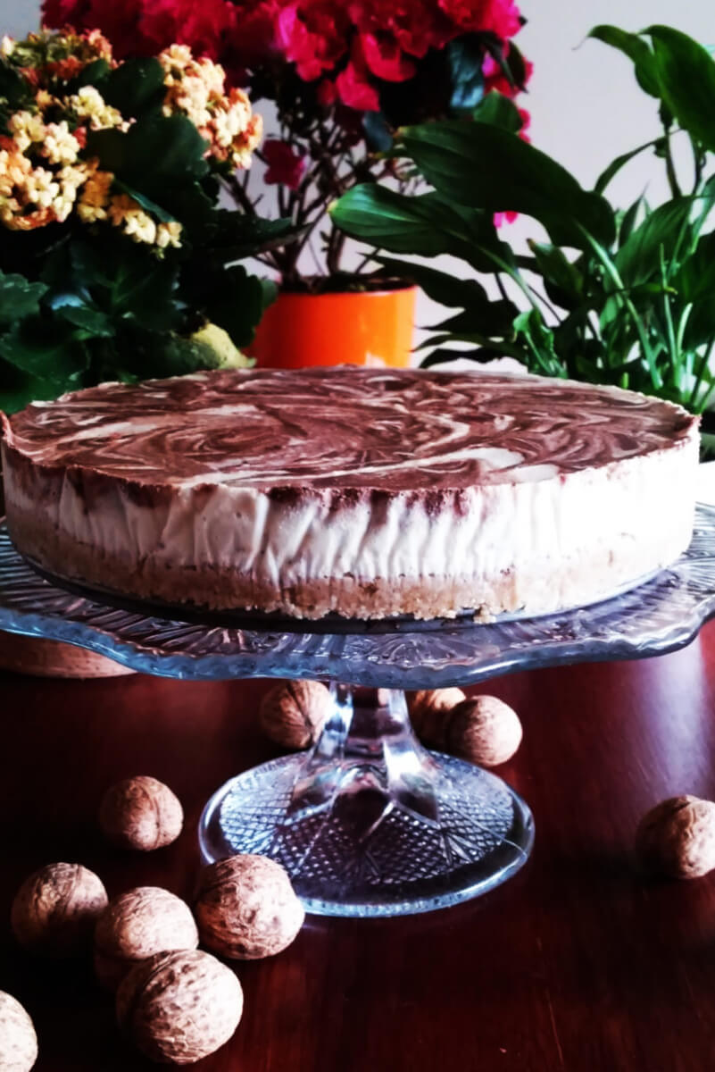 Creamy vegan coconut cheesecake - no-bake young coconut cake