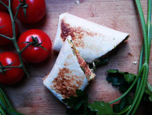 Wegańskie burrito dla leniwych - sycąca nadziana tortilla w 10 minut