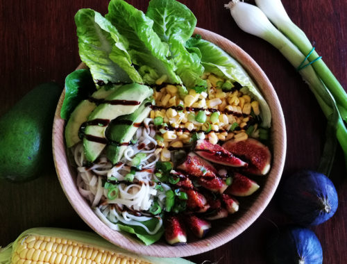 Noodle salad with corn, figs, avocado and raspberry balsamic vinegar