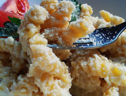"Serowy" wegański makaron - zdrowy i kremowy sos mac&cheese bez sera