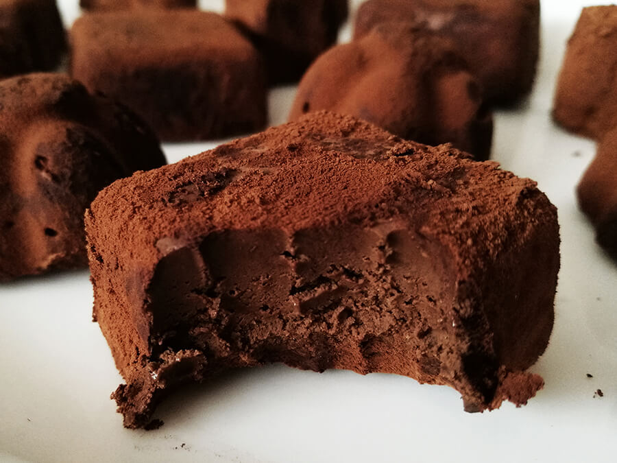 Wegańskie pralinki czekoladowe, 3 składniki - prezent na wegańskie walentynki