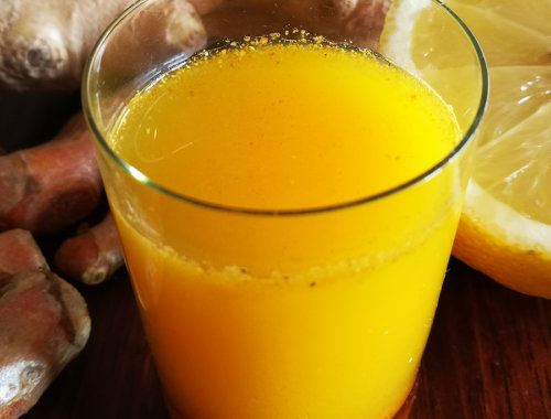 Szot ze świeżej kurkumy i imbiru - pobudzający elixir zamiast kawy